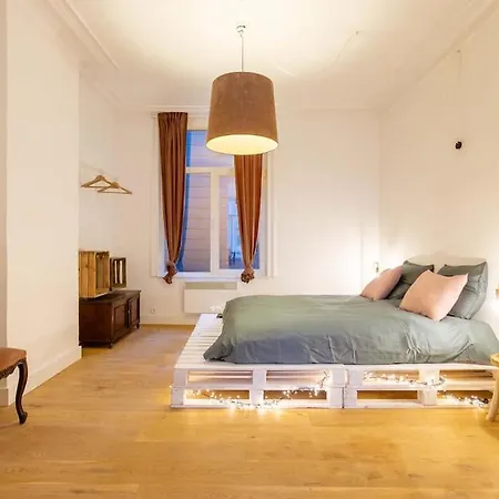 Pink Fairytale-Like Apartment Antwerpen Buitenkant foto