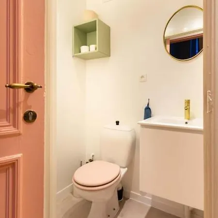 Pink Fairytale-Like Apartment Antwerpen Buitenkant foto