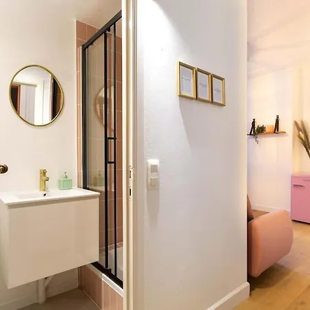 Pink Fairytale-Like Apartment Antwerpen Buitenkant foto